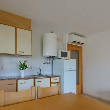 Zeus Sant Jordi Apartamento *